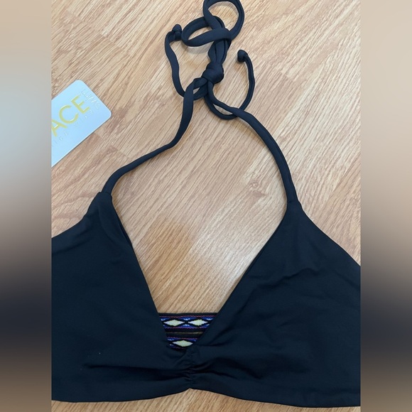 L Space Millie Strap Back Bikini Top Black (Size XS) - Picture 2 of 7